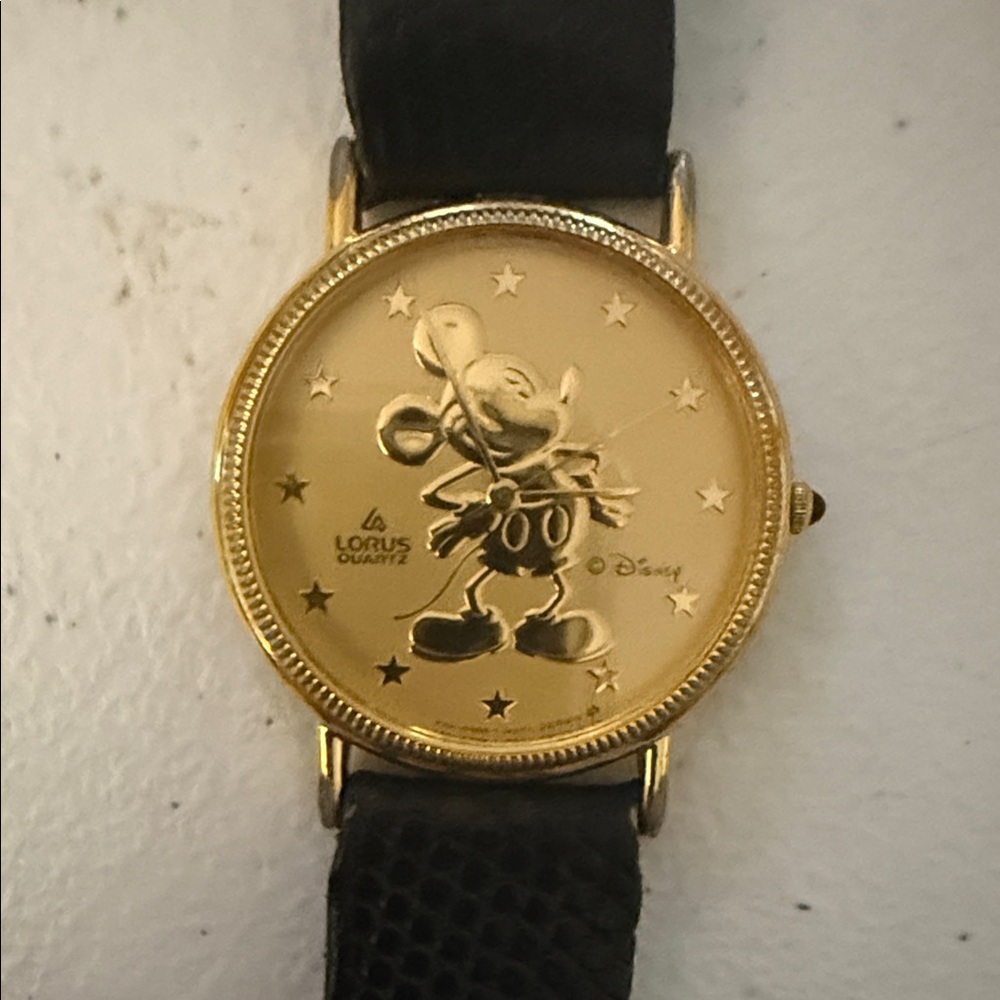 Vintage Lorus Disney Mickey Mouse Watch Original Leather Strap - Works!